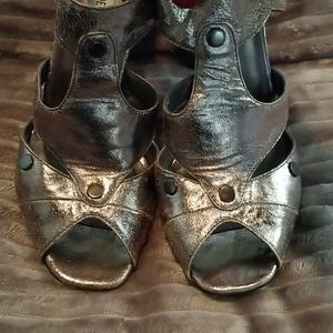 Steve Madden Pewter sandal